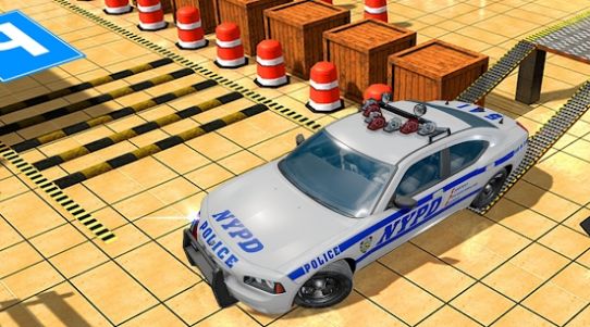 极限警车停车场3D截图